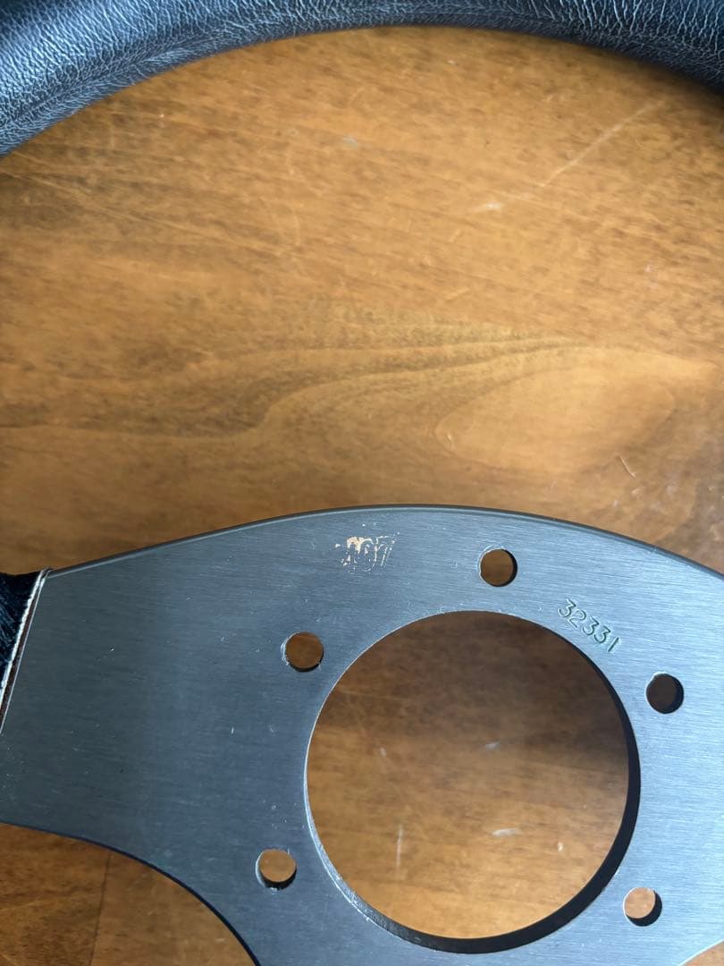 MOMO ステアリング RACE (350mm)