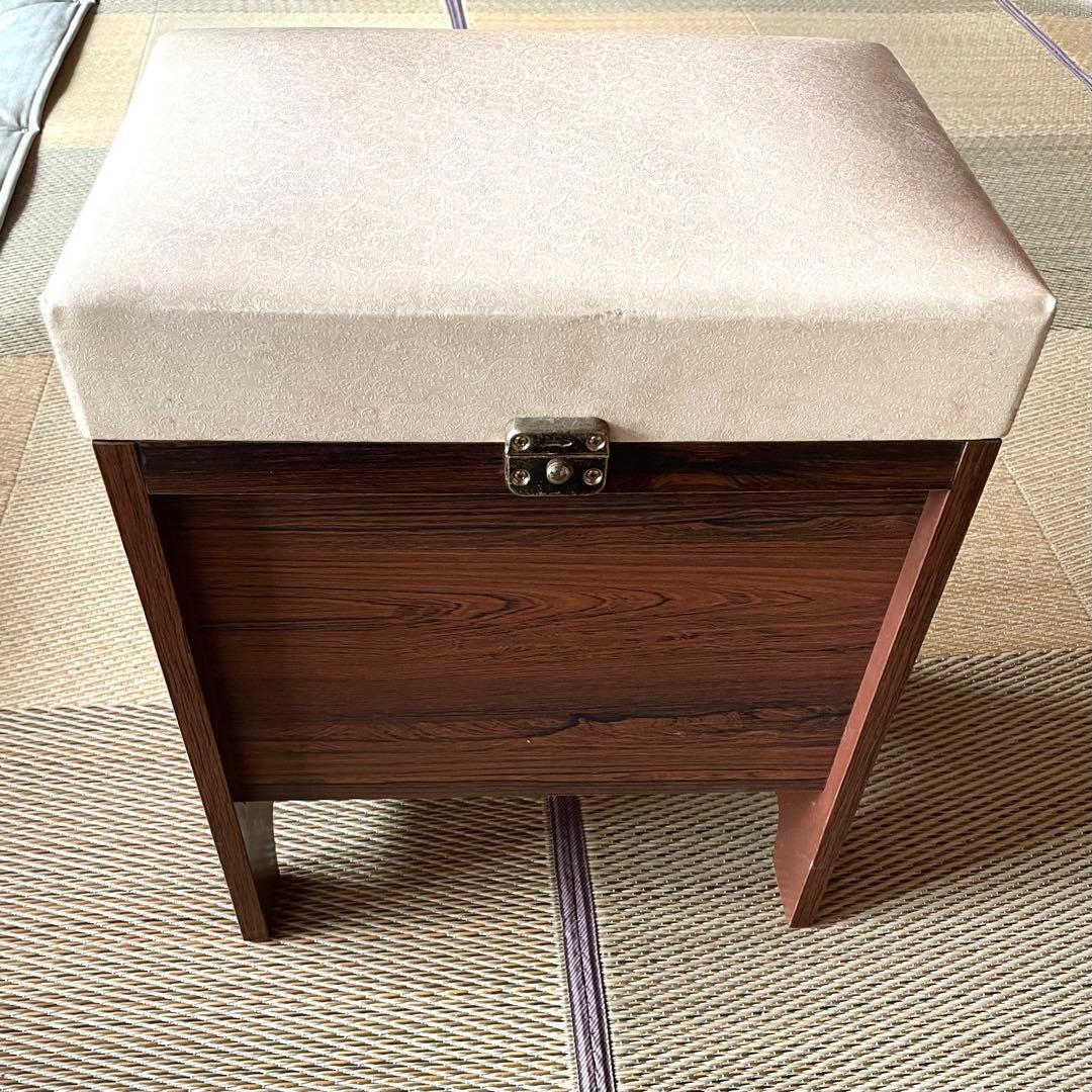 ◆昭和レトロ 収納付きスツール 小型椅子 木材 革張り ペイズリー柄 ゴールド①