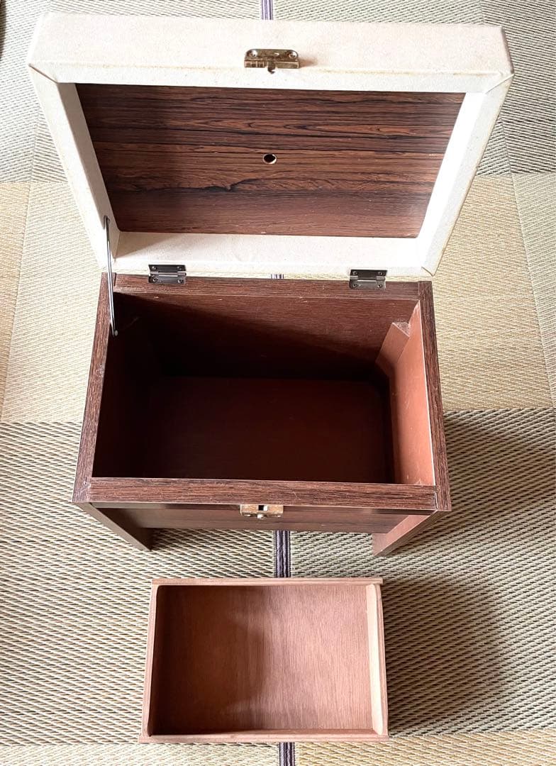 ◆昭和レトロ 収納付きスツール 小型椅子 木材 革張り ペイズリー柄 ゴールド①