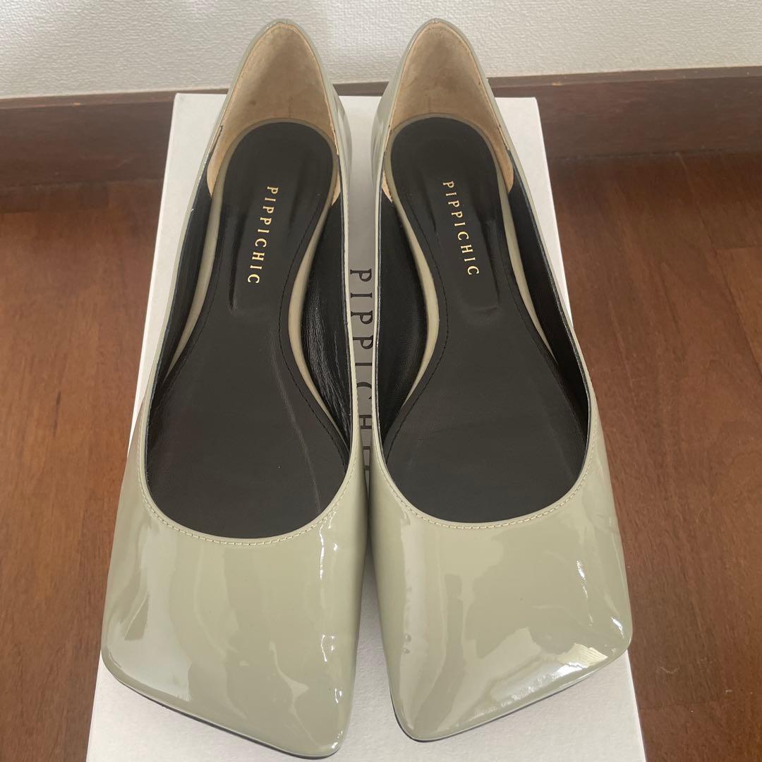 PIPPICHIC グレー ポインテッドトゥ フラットシューズ