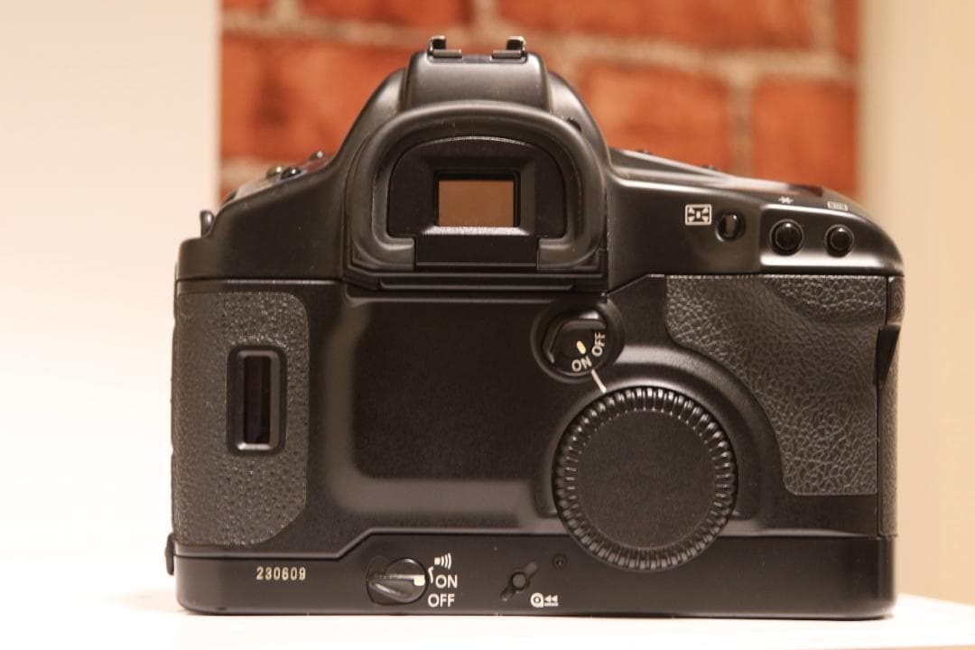ジャンク品　Canon EOS-1V ボディのみ｜美品｜フィルムカメラ