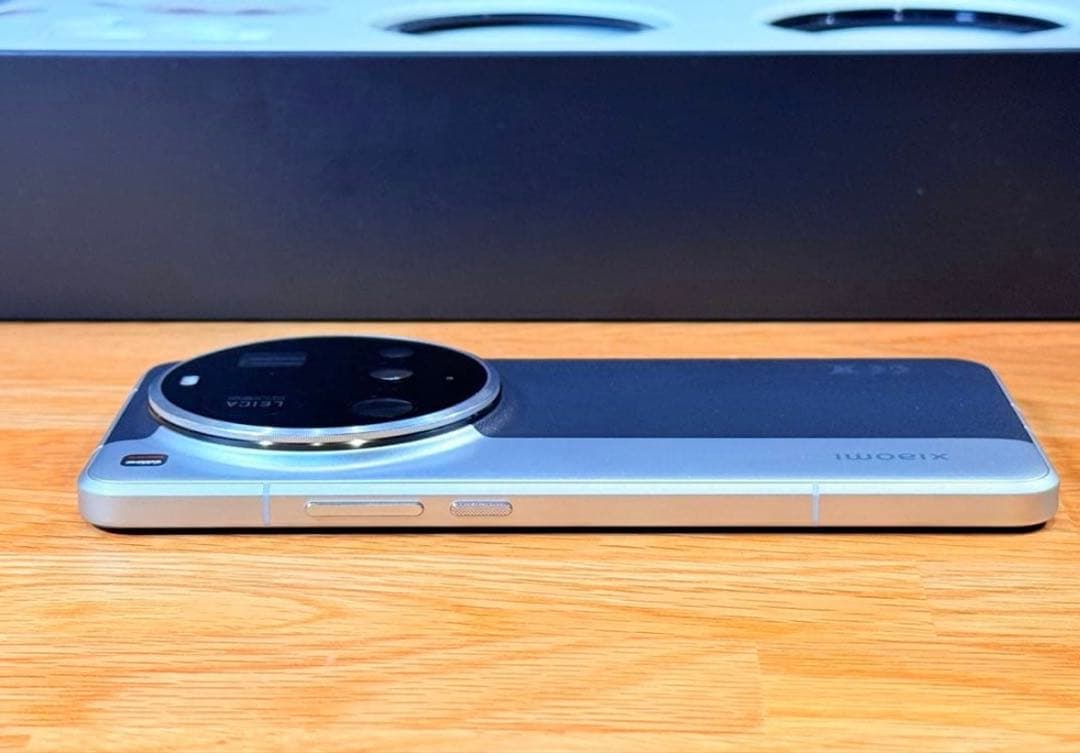 画面傷あり Xiaomi 15 Ultra シルバークローム 512GB 国内版