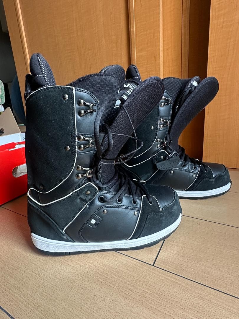 美品 Burton JEREMY JONES ブーツBLK 26.5