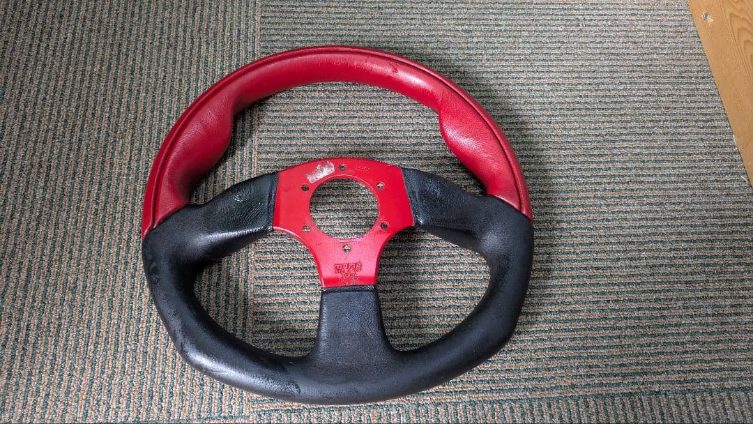 MOMOステアリング COMMANDO2 32φ　モモハン　コマンド2