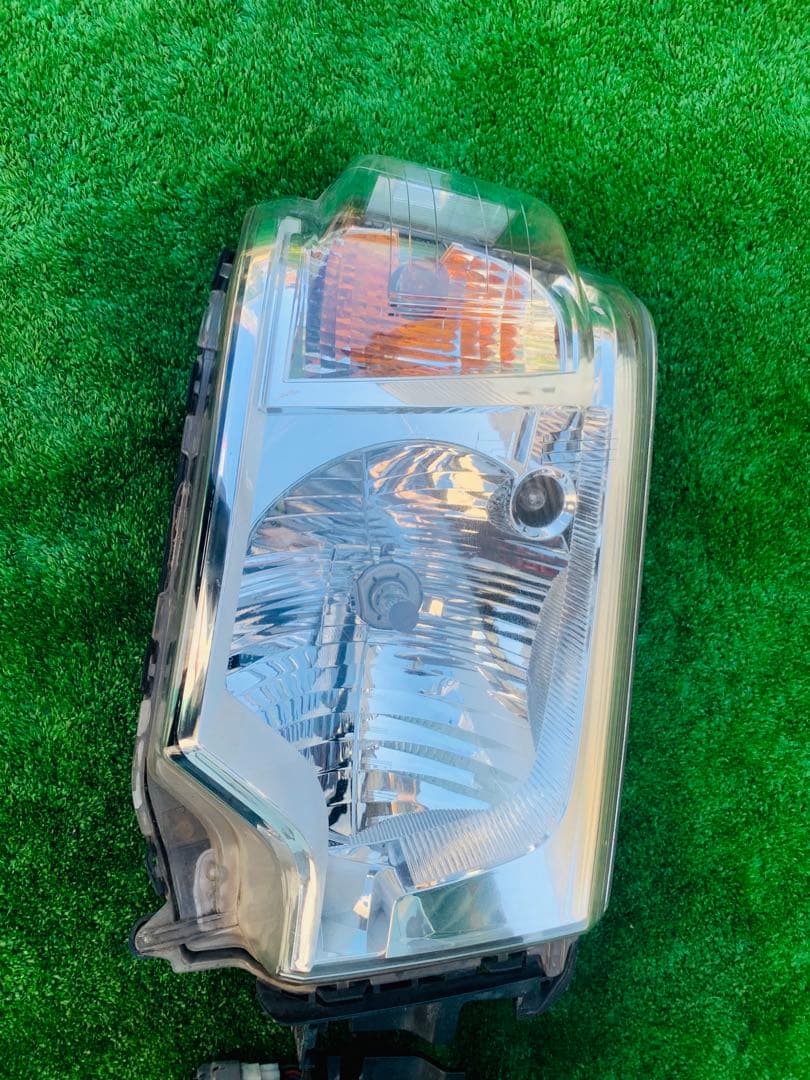 U61T ミニキャブトラック　ヘッドライト美品