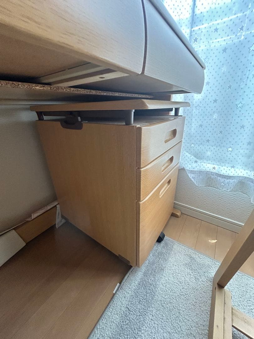 引き取り限定　学習机 デスクライト付