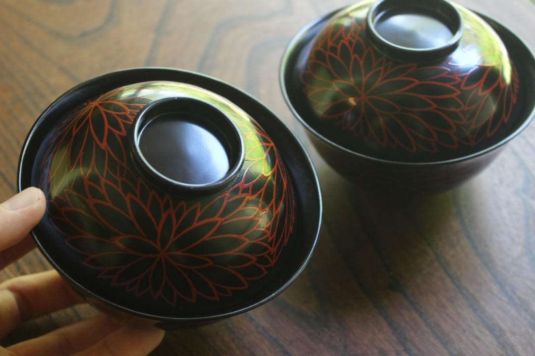 極小傷有！時代黒漆に風情ある朱漆菊文の映えるお椀2点（検輪島塗懐石椀蒔絵椀