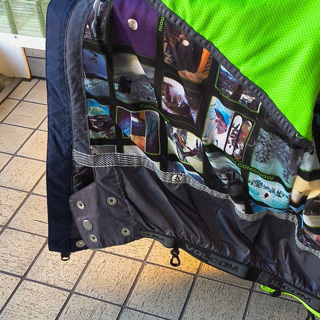 ♠【ボルコム】✨美品　スノボードジャケット　ストーンブロック　スキー　L