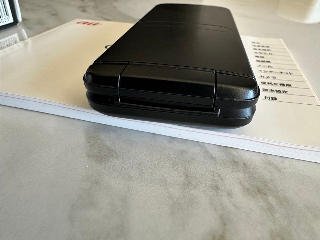 携帯電話本体 au GRATINA KYF42