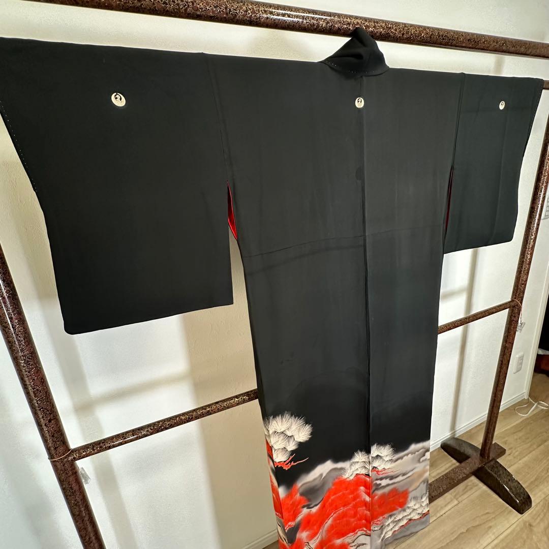 美品　着物　正絹　黒留袖　花嫁衣装　アンティーク　黒　赤　鷹　松　157