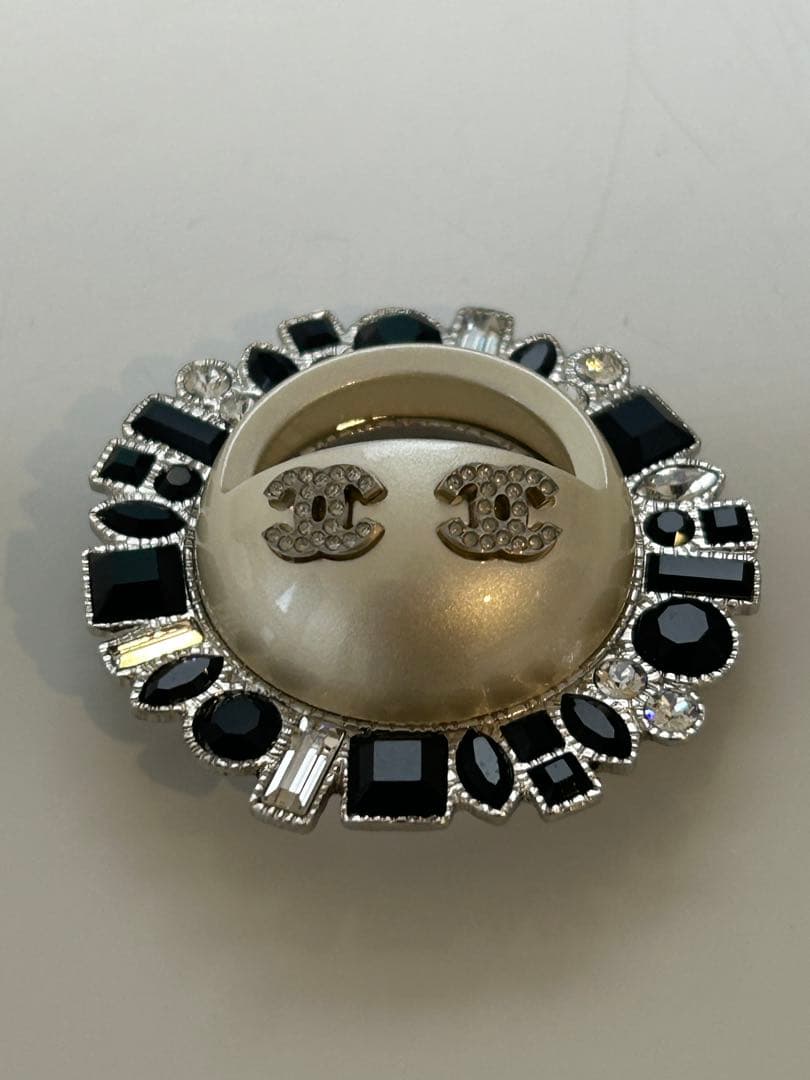 シャネル ココマーク スマイル ラインストーン ブローチ B17V