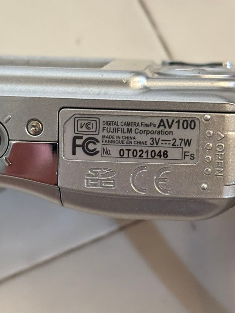 美品 FUJIFILM FinePix AV100 コンパクトデジタルカメラ