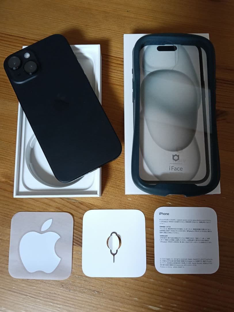 iPhone15　256GB ブラック　バッテリー84%