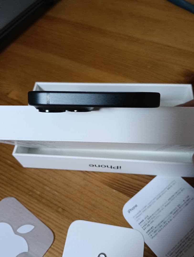 iPhone15　256GB ブラック　バッテリー84%