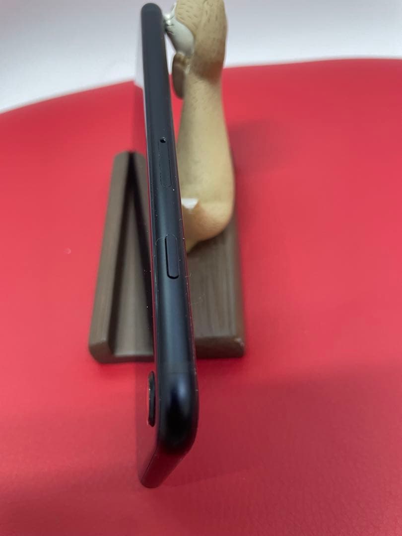 Apple iPhone SE (第3世代) 64GB ブラック 本体