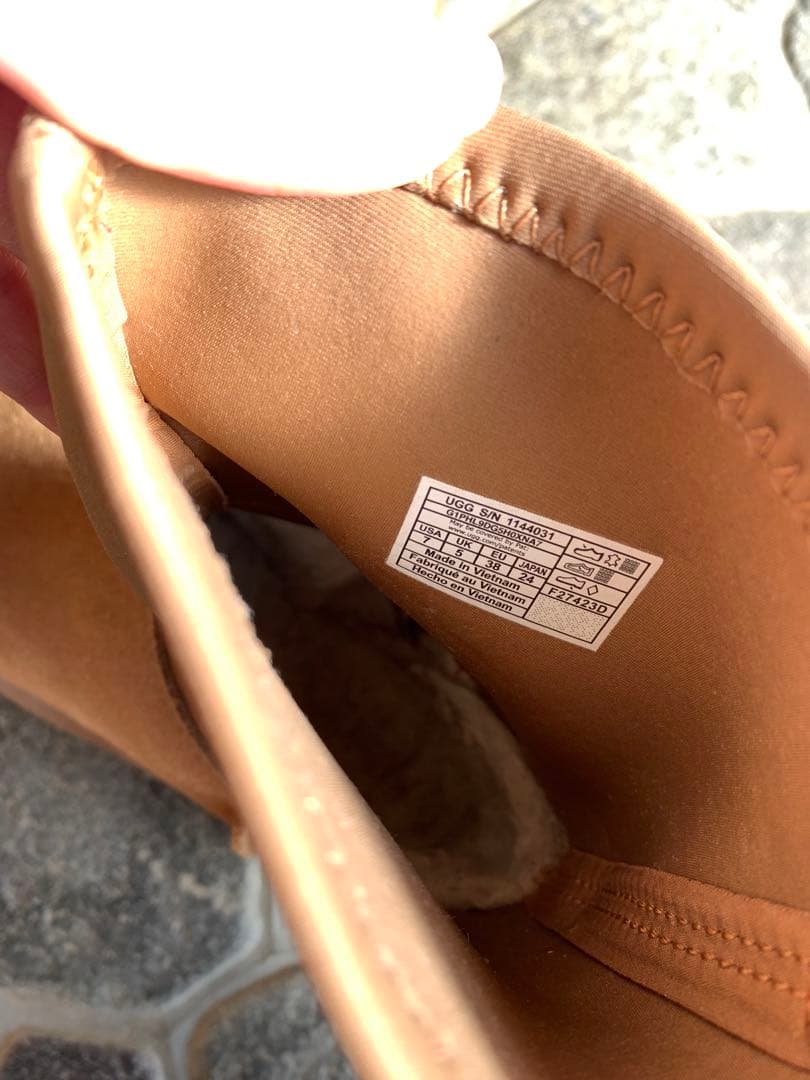 UGG スエード 厚底 ショートブーツ