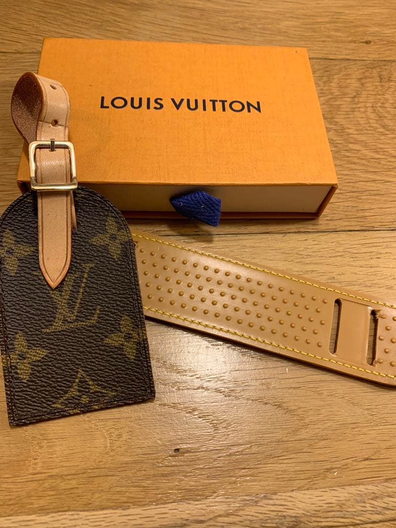 【極美品】LOUIS VUITTON レザー ネームタグ＆ショルダーパッド