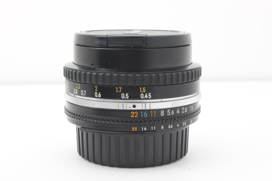 Nikon EM 　Nikkor 50mm f/1.8パンケーキレンズ
