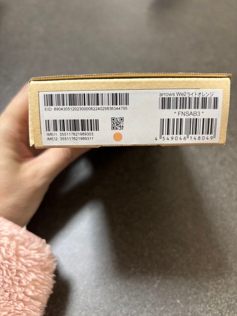 arrow アローズ arrow We2 携帯電話