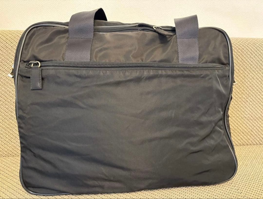 PRADA ブラック ボストンバッグ　ビジネスバッグ　プラダ