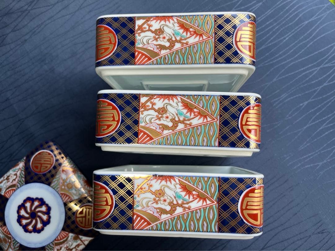 弥左エ門　弥左ヱ門　アリタポーセリンラボ　染錦丸紋寿　三段重　陶箱　吉祥文様