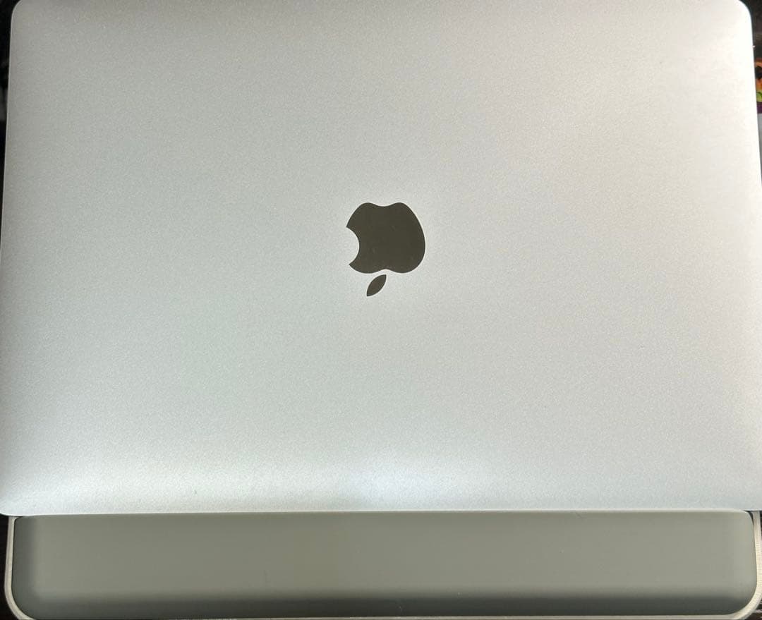 MacBook Air シルバー 256GB 若干ジャンク品