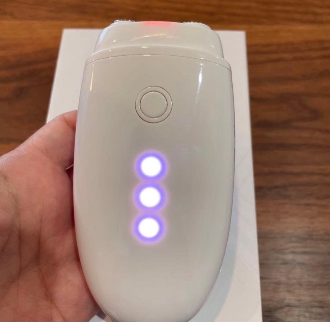 The Beautools 美顔器 LEDライト機能付き