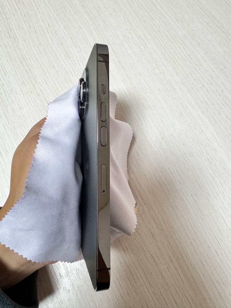 Apple iPhone 13 Pro 箱、付属品なし