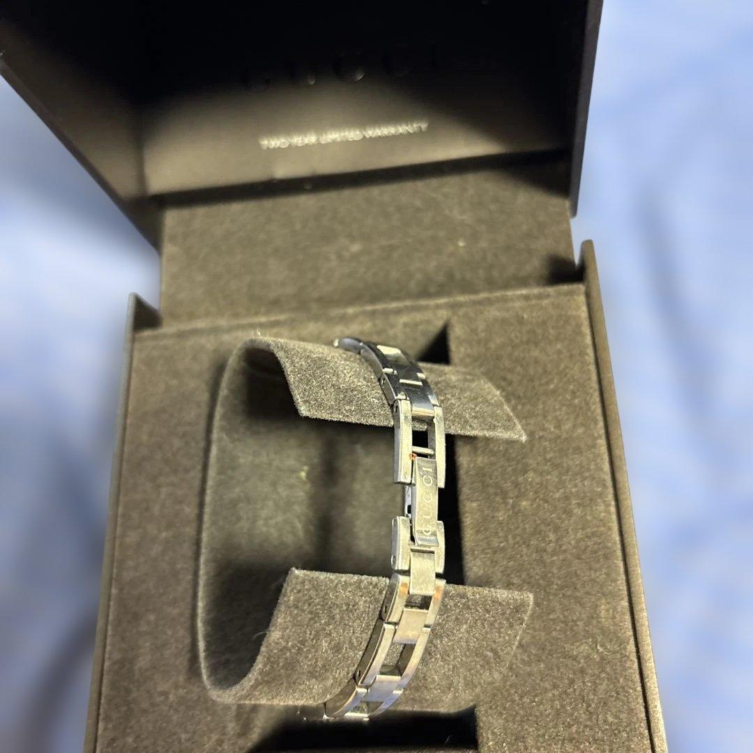 【GUCCI 】レディース 時計 シルバー　電池無し