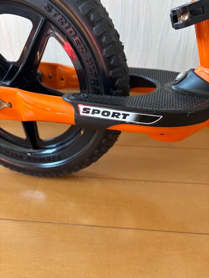 STRIDER バランスバイク オレンジ 12インチ➕新品プロテクターセット