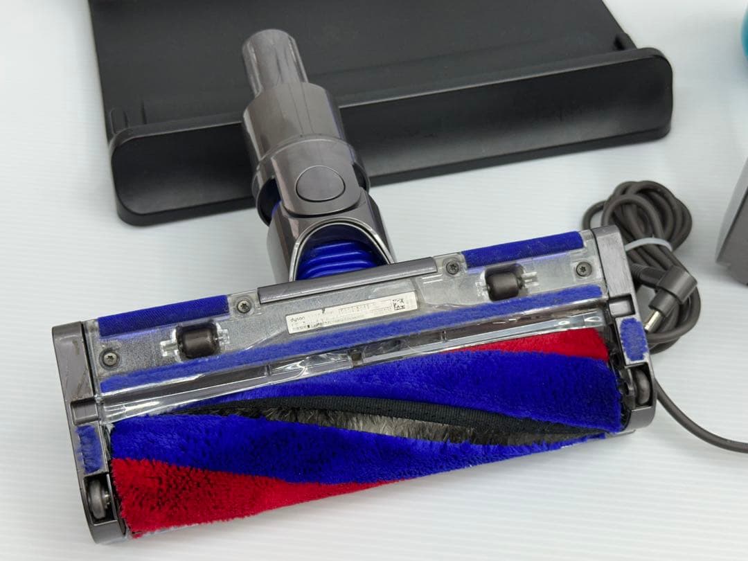 2021年製　ダイソン掃除機　SV21 本体　ヘッド　パイプ　充電器　セット