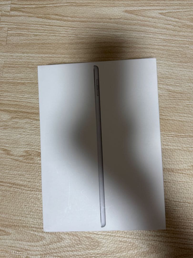iPad6世代(128gb、シルバー) 箱付
