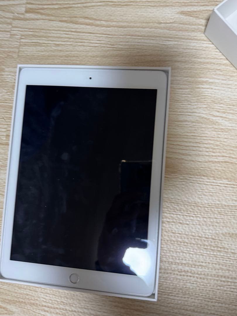iPad6世代(128gb、シルバー) 箱付