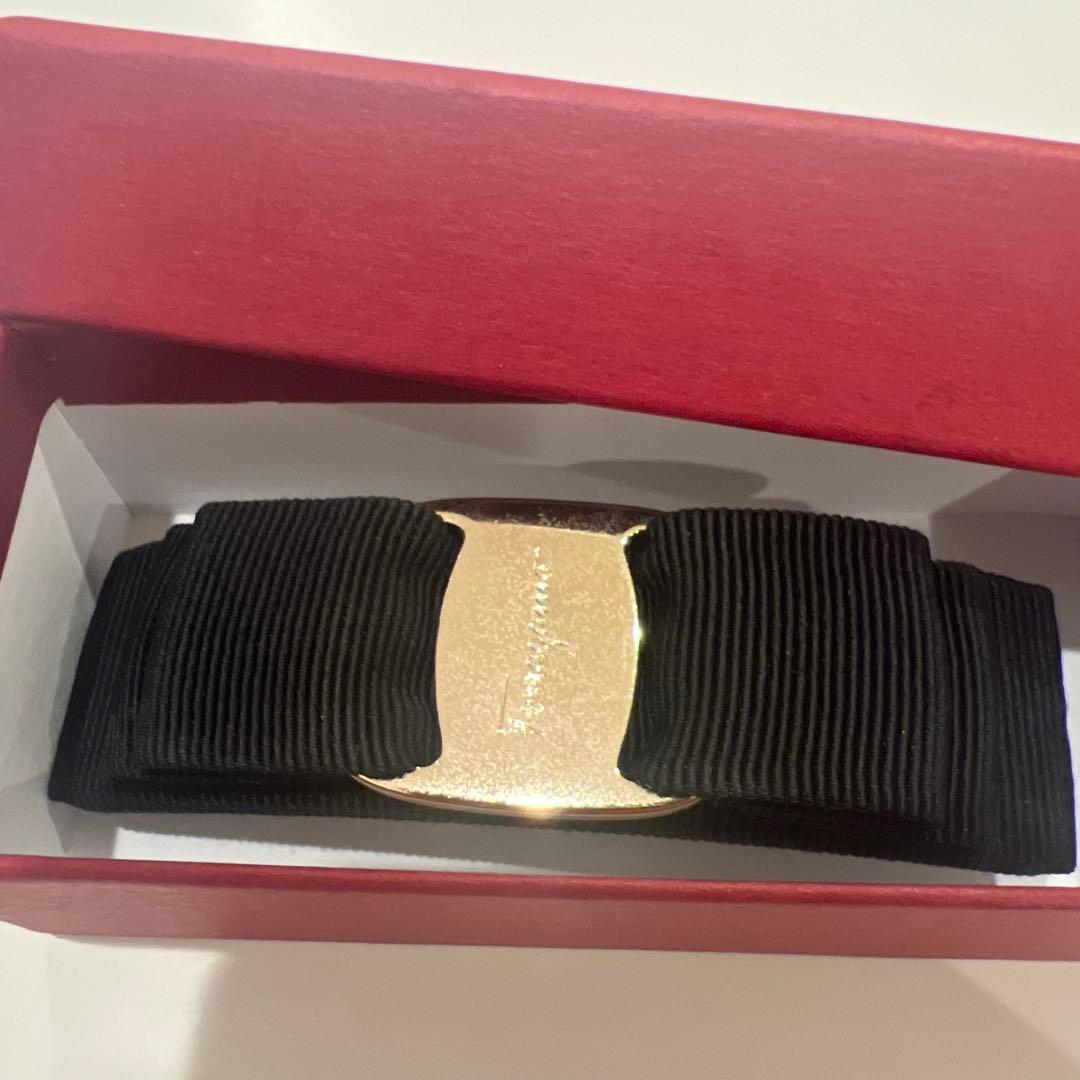 サルヴァトーレ フェラガモ バレッタ ブラック ゴールド