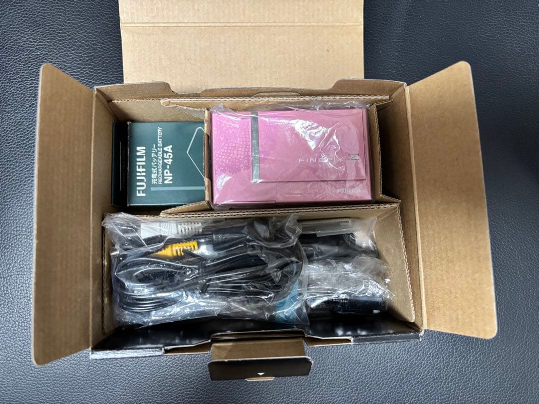 FUJIFILM デジカメ FinePix z250fd ピンク⭐︎ミニ三脚付き⭐︎