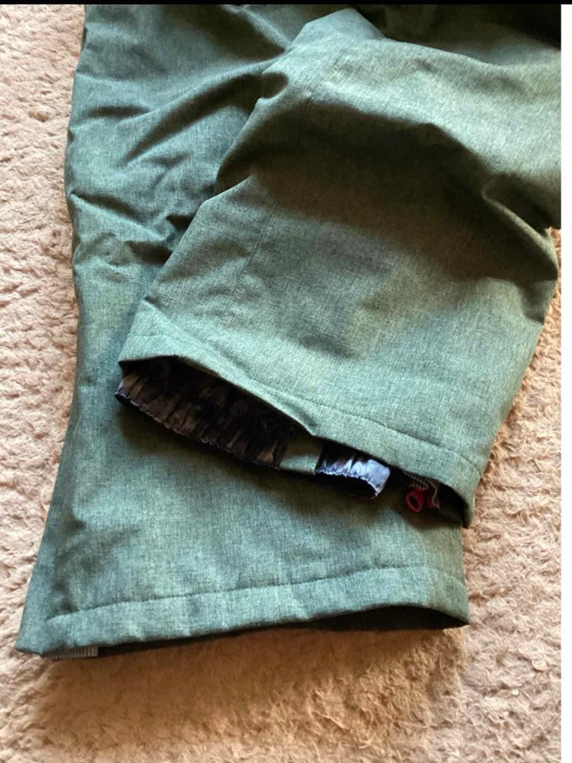 美品　SECRET GARDEN 重ね着風Ｘ カーキ　レディースXS スノボウェ