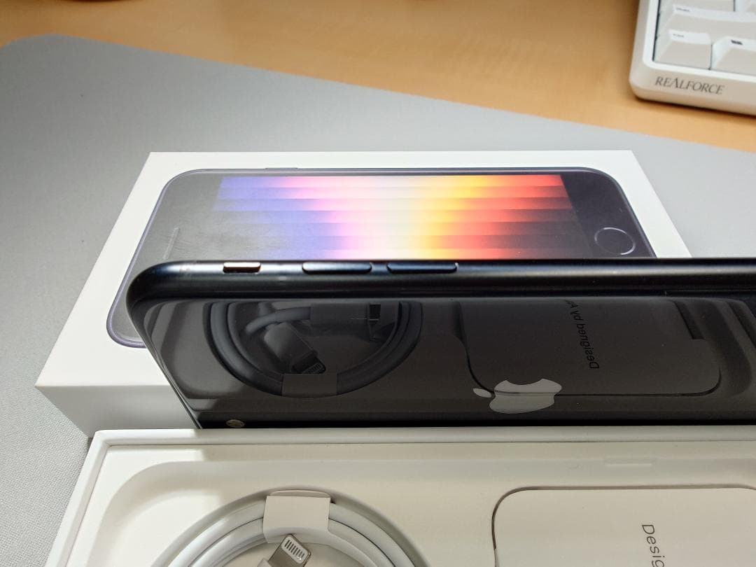 iPhone SE 第3世代　128GB ミッドナイト