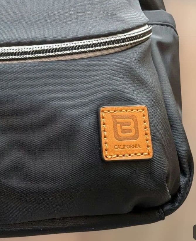 ★期間限定価格★ビサイユ　クロスボディ ショルダーバッグ