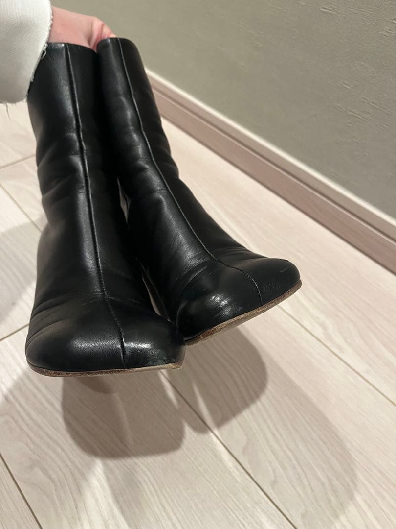 MM6ブラックレザーショートブーツ