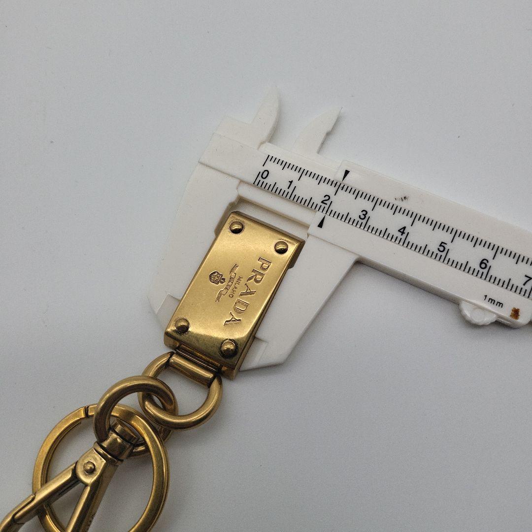 PRADAプラダ ロゴ プレート キーホルダー キーチャーム ゴールド