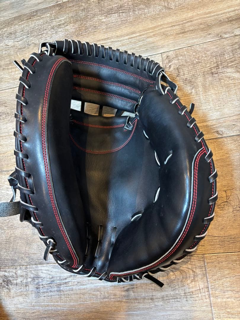シャイニングスター硬式野球キャッチャーミット黒と赤 レザー製