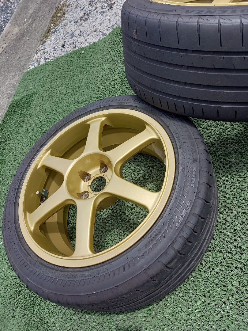 ヨコハマADVANレーシング17インチ ゴールドホイール 4本セット