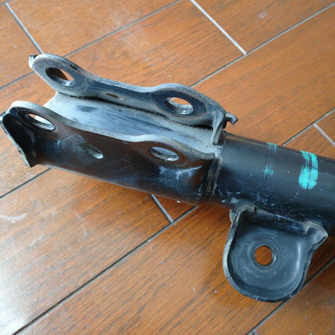 20アルファード ヴェルファイア純正 ショック ブソーバー サスペンション右