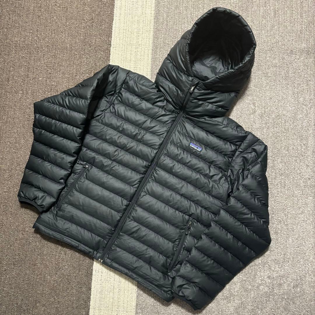 【美品】patagonia ダウンセーターフーディ Sサイズ ブラック