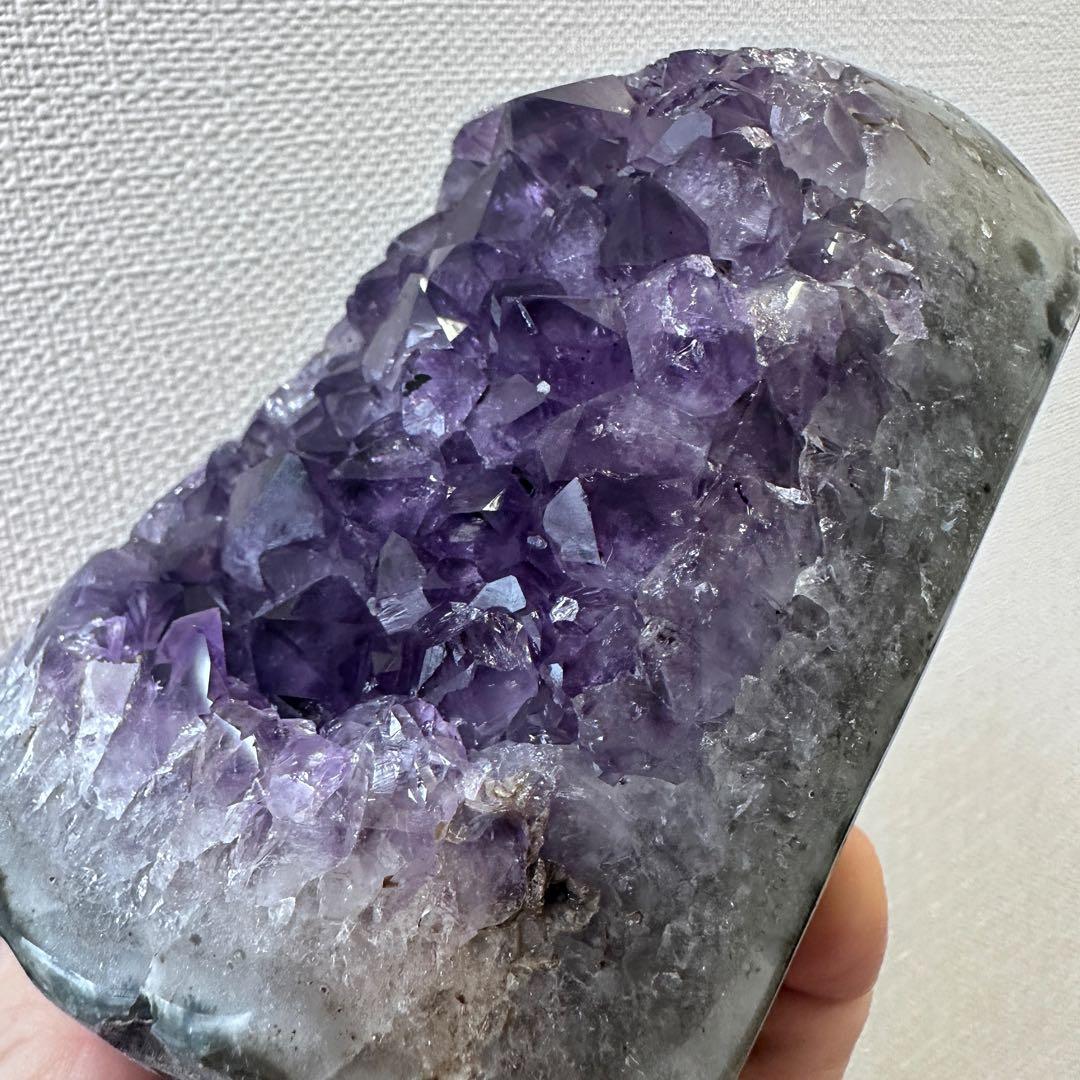 濃紫の煌めきウルグアイ産☆キラキラ☆アメジストクラスターパワーストーンA1088