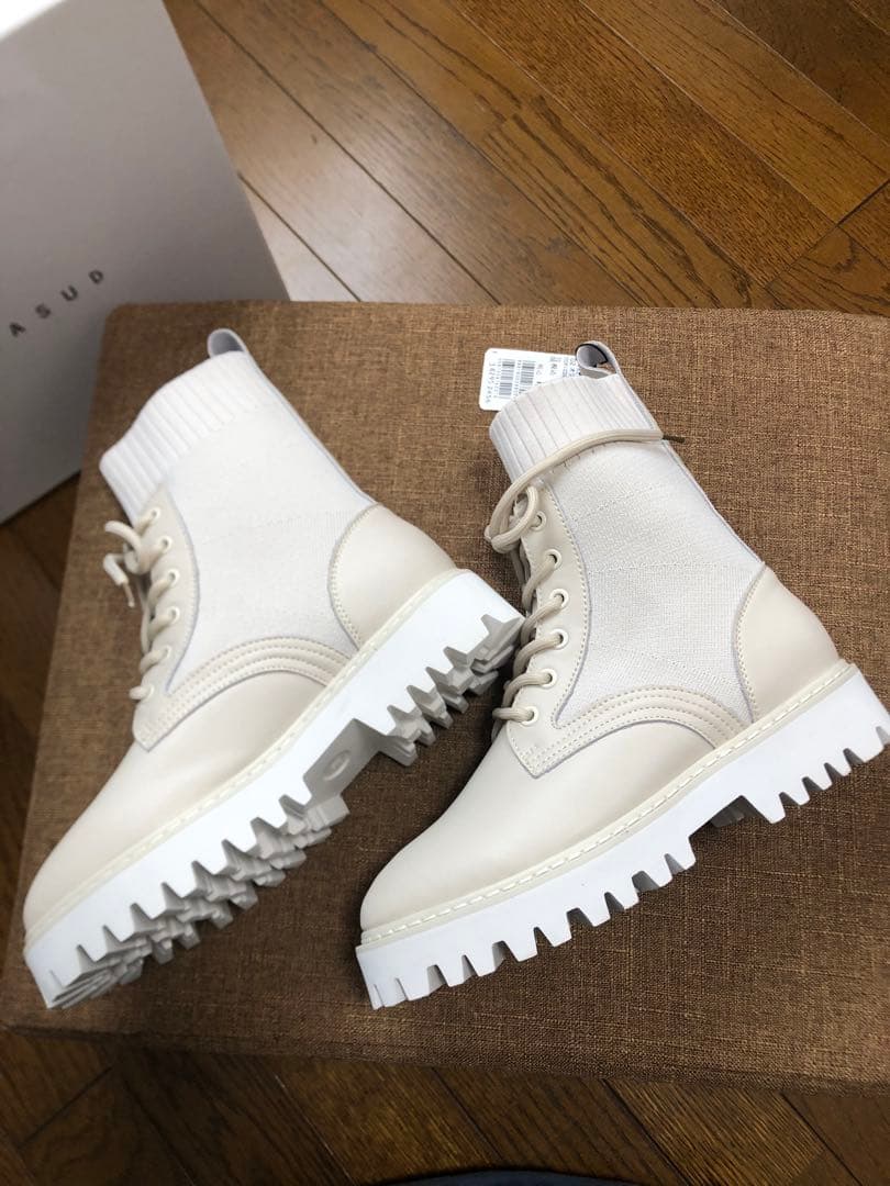 ヤマダヤ　LASUD レースアップレザーブーツ オフホワイト　38 (24㎝)