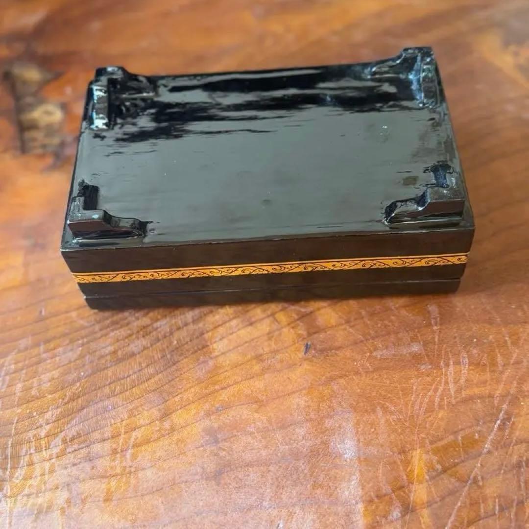 【タイ・チュンマイ】金色装飾のジュエリーボックス