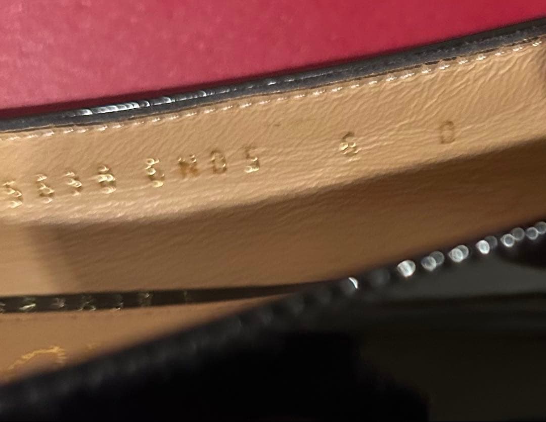 美品　FERRAGAMO VARA ヴァラ パンプス フェラガモ　卒業式　6D