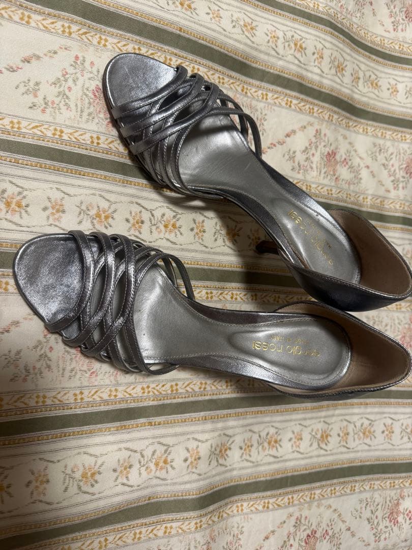 セルジオロッシ　サンダル　37 シルバー　美品