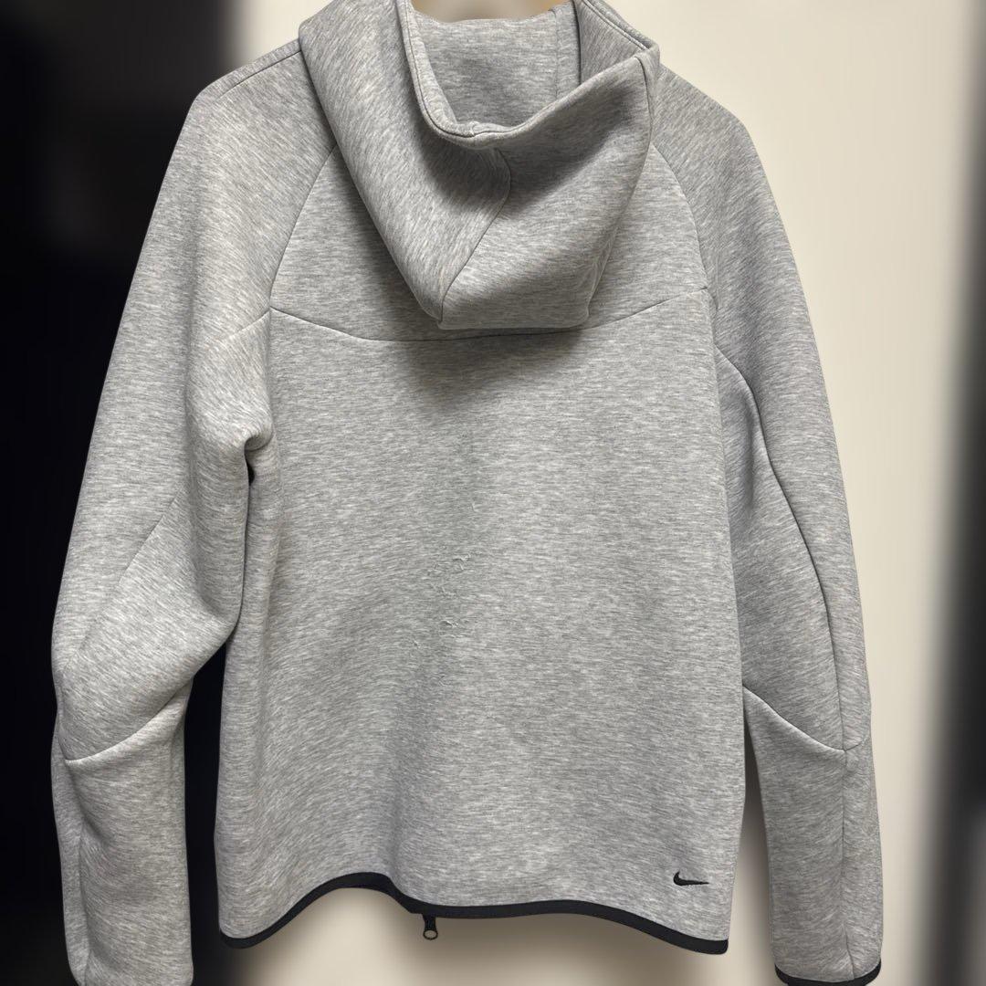 NIKEテックフリース　グレー